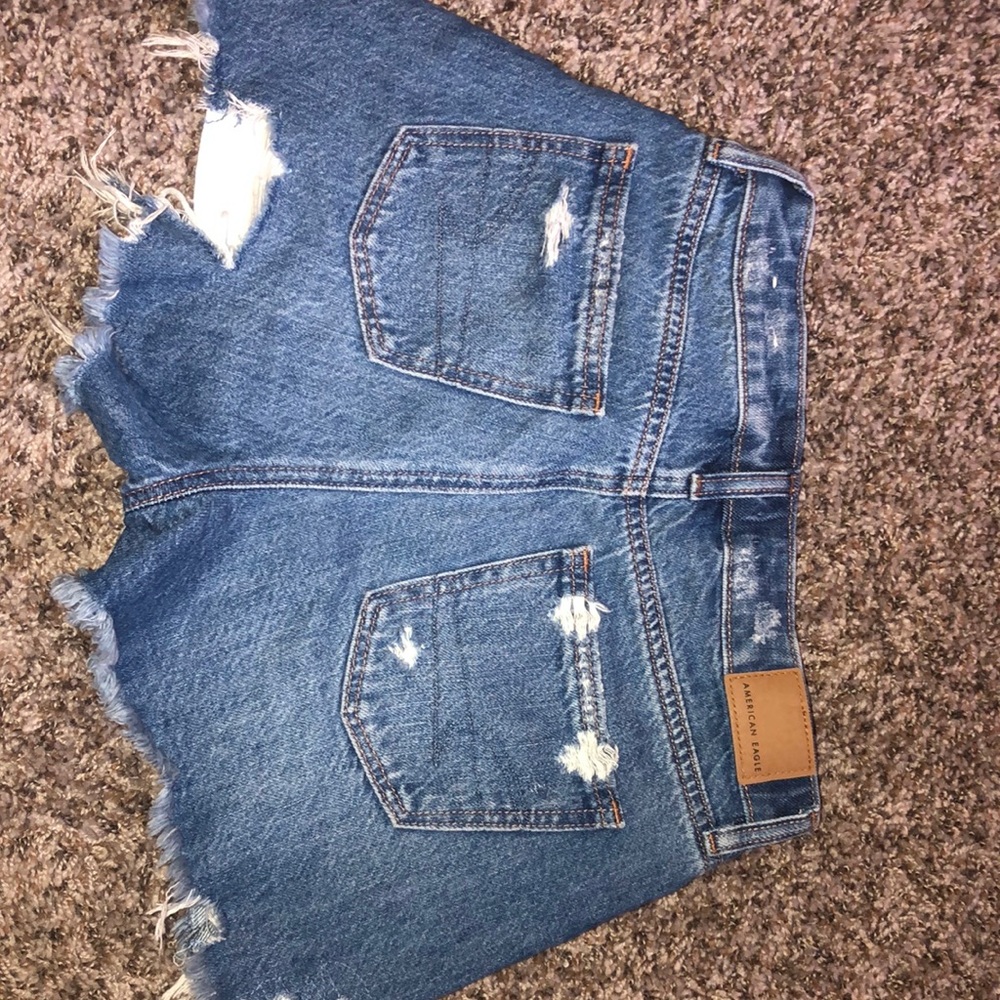 AE MOM SHORTS BRAND NEW